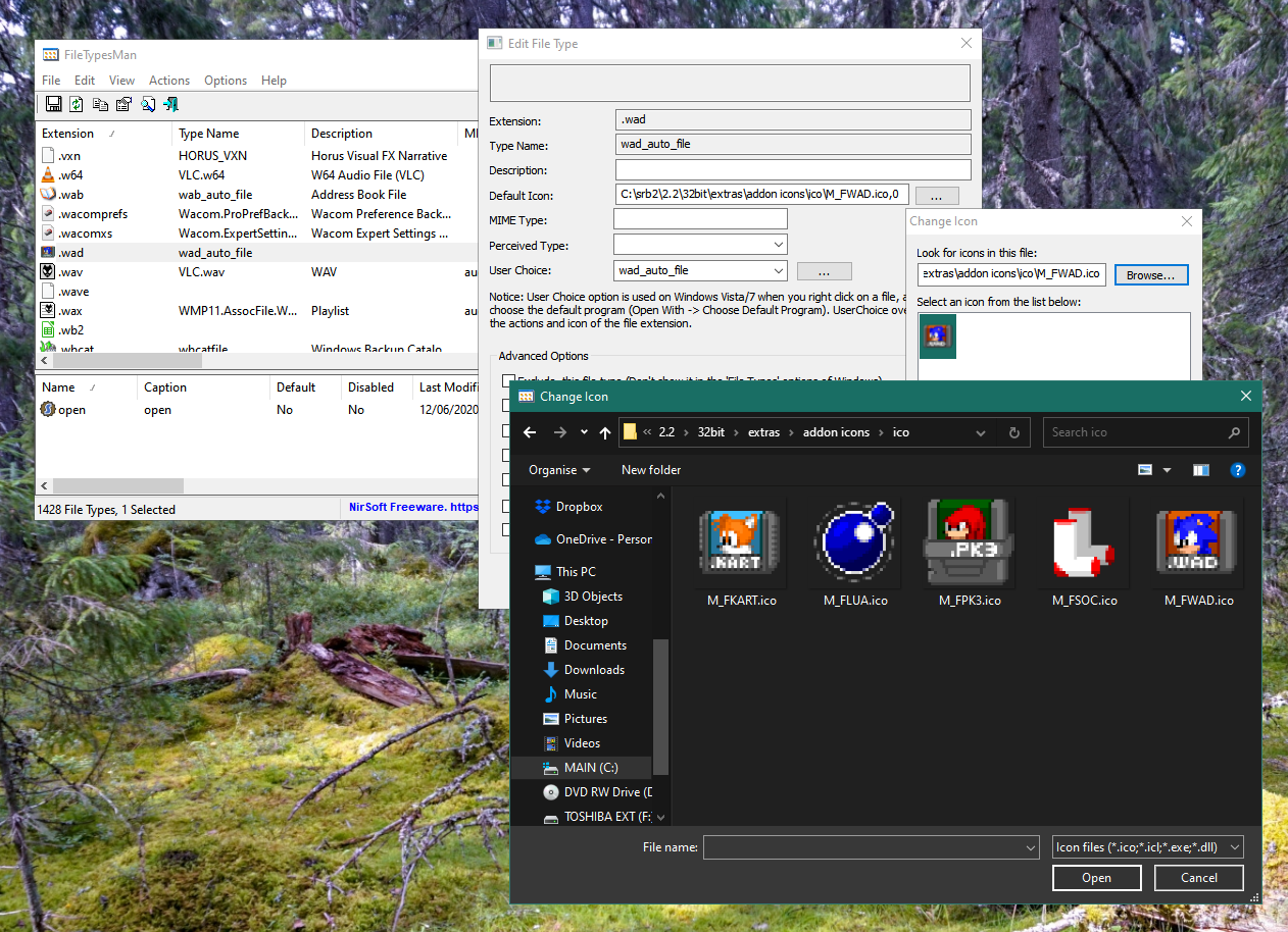 Screenshot of the cascade of windows opened in the process of selecting an icon for the WAD file type